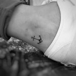 tatuajes anclas minimalistas 8 - tatuajes de anclas