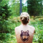 tatuajes lobos espalda 6 - tatuajes de lobos