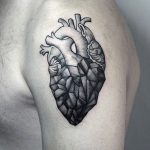 tattoo corazon para hombres 6 - tatuajes de corazones