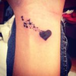 85 Tatuajes de Corazones originales y sus significados - Tatuajes Geniales tatuajes corazones muñeca 1 - tatuajes de corazones