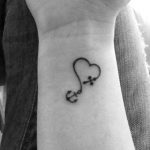 85 Tatuajes de Corazones originales y sus significados - Tatuajes Geniales tatuajes corazones muñeca 2 - tatuajes de corazones