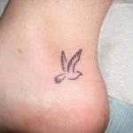 50 Fotos de Tatuajes de Palomas y sus significados - Tatuajes Geniales tatuajes palomas pequeñas chidas 2 - tatuajes de palomas