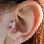 piercing tragus vertical 4 - tragus