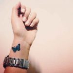 80 Originales Tatuajes de Mariposas 🦋 y su Significado - Tatuajes Geniales tatuajes con mariposas muñeca pequeño 1 - tatuajes de mariposas