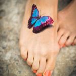 80 Originales Tatuajes de Mariposas 🦋 y su Significado - Tatuajes Geniales tatuajes de mariposas pie pequeños 1 - tatuajes de mariposas