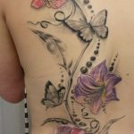tatuajes mariposas con flores 2 - tatuajes de mariposas